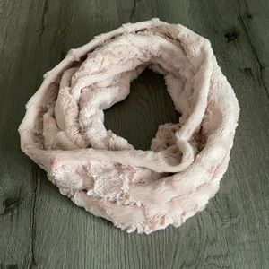 INCREDIBLY Soft Faux Fur Loft Scarf